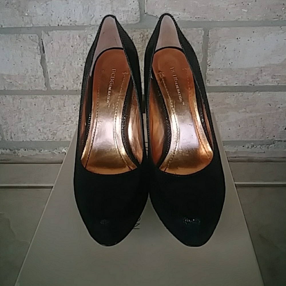 BCBGeneration-PARADE BLACK/SANDELWOOD SNAKE SIZE 8
